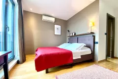 Bedroom 1st floor south