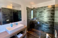 Bathroom1st floor